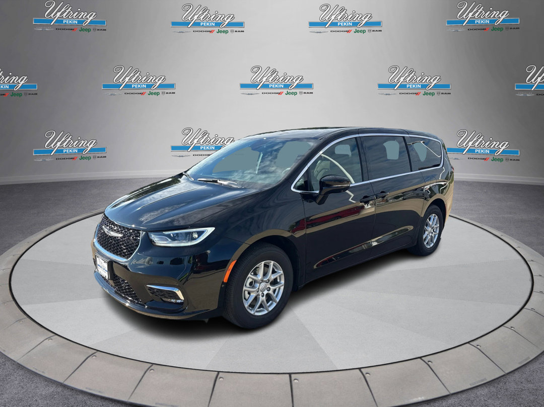 2026 Chrysler Pacifica photo 6