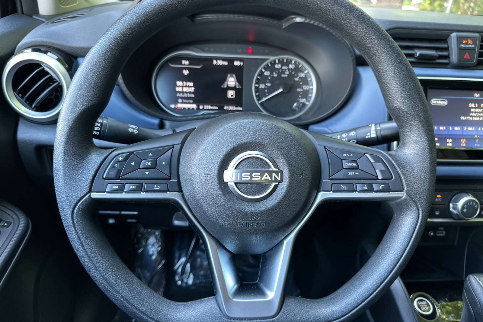 2023 Nissan Versa 1.6 SV photo 24
