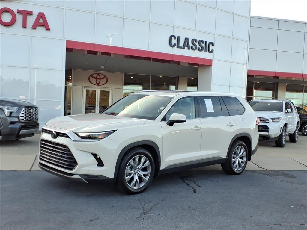 2024 Toyota Grand Highlander Limited's photo