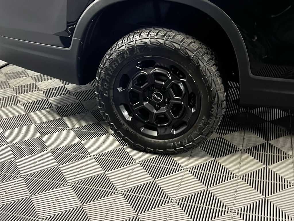 2025 Honda Ridgeline Sport photo 3