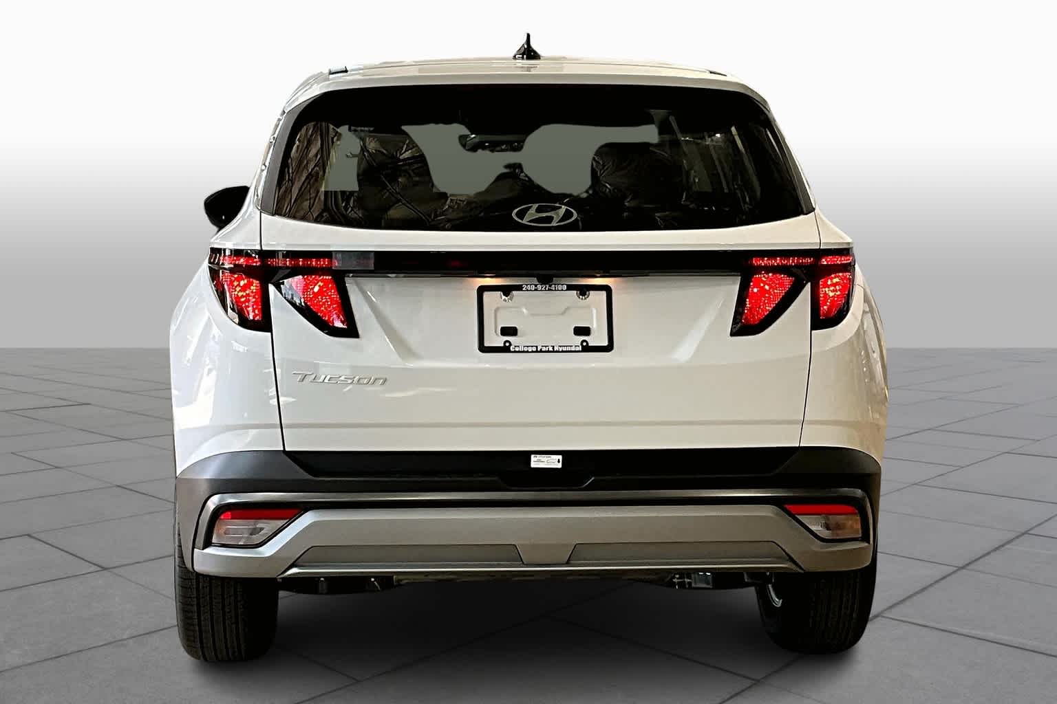 2025 Hyundai Tucson SE photo 3