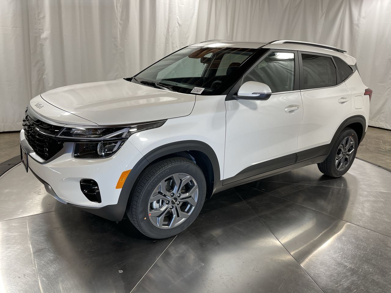 2024 Kia Seltos S's photo