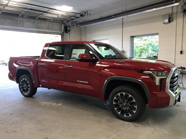 2025 Toyota Tundra Limited CrewMax photo 2