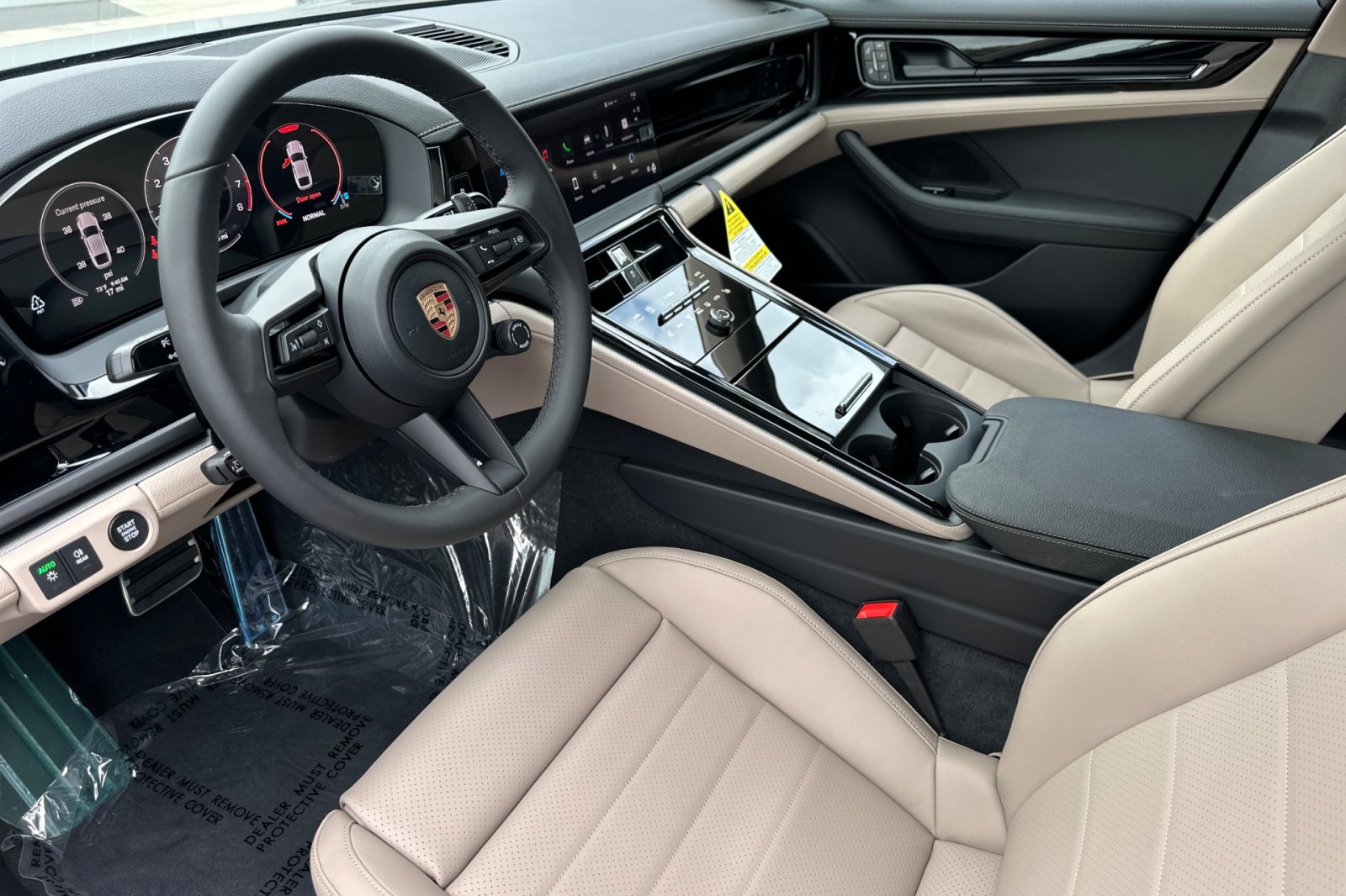 2025 Porsche Panamera 4 photo 4