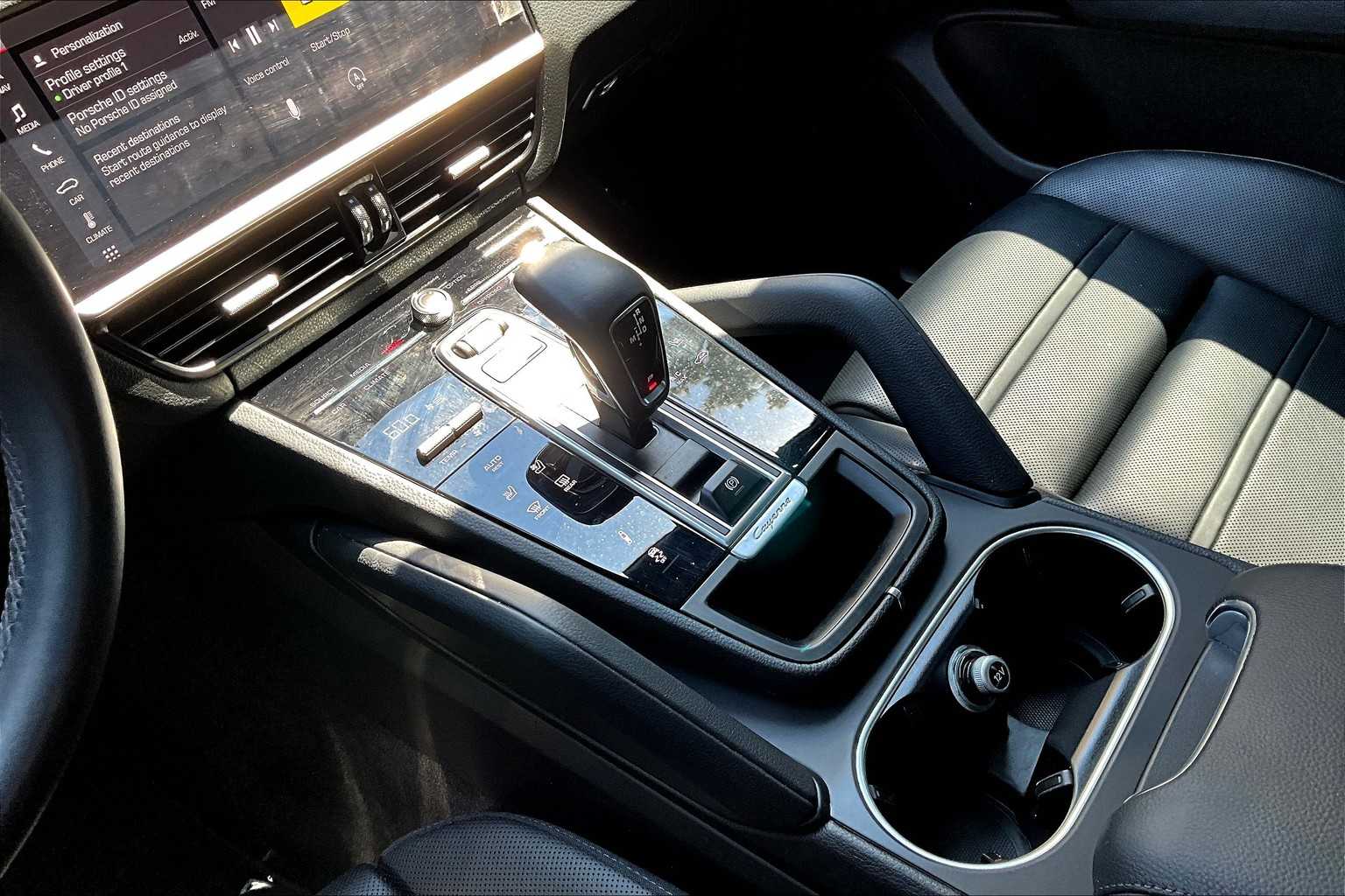 2021 Porsche Cayenne Coupe photo 17
