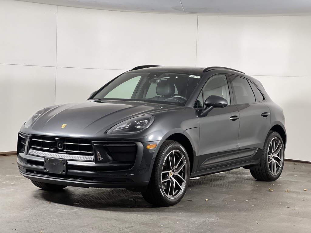 2024 Porsche Macan's photo