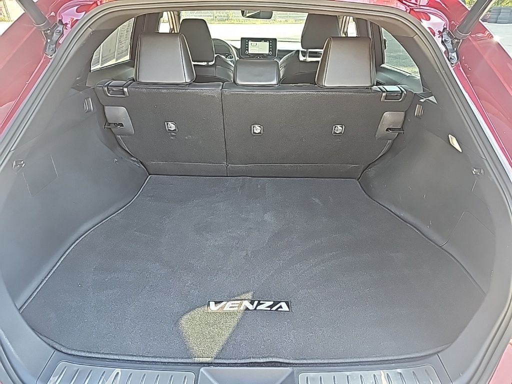 2021 Toyota Venza XLE photo 12