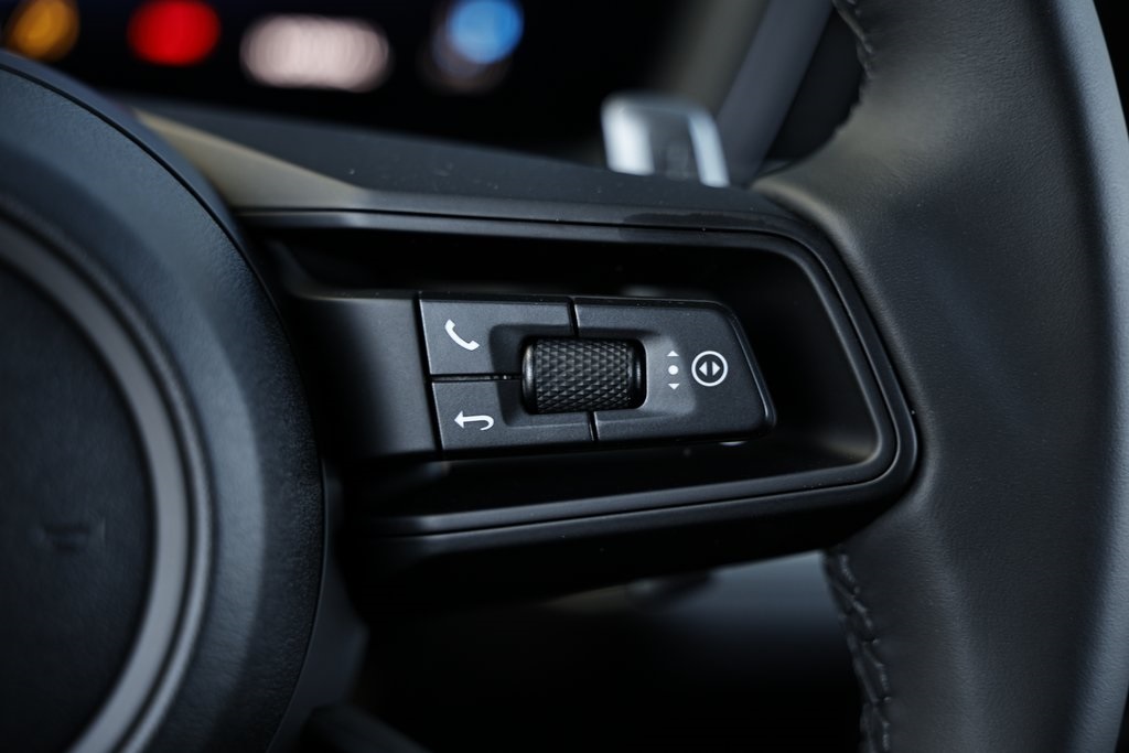 2026 Porsche Cayenne Coupe Base photo 32