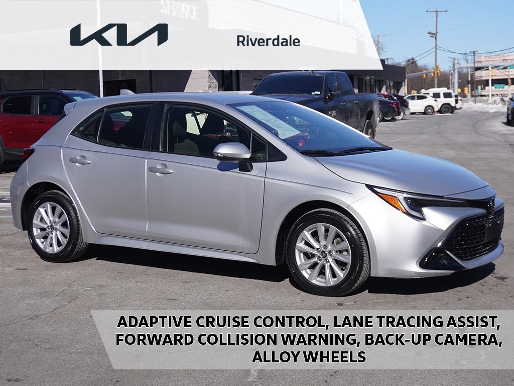 2025 Toyota Corolla Hatchback SE