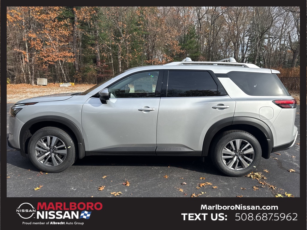 2025 Nissan Pathfinder SL photo 4