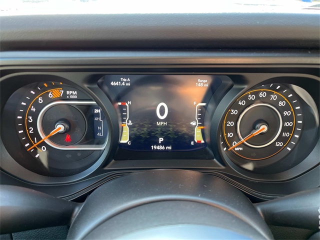 2024 Jeep Wrangler Sahara photo 33