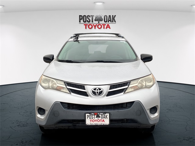 2014 Toyota RAV4 LE photo 2