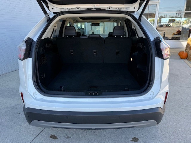 2022 Ford Edge SEL photo 32