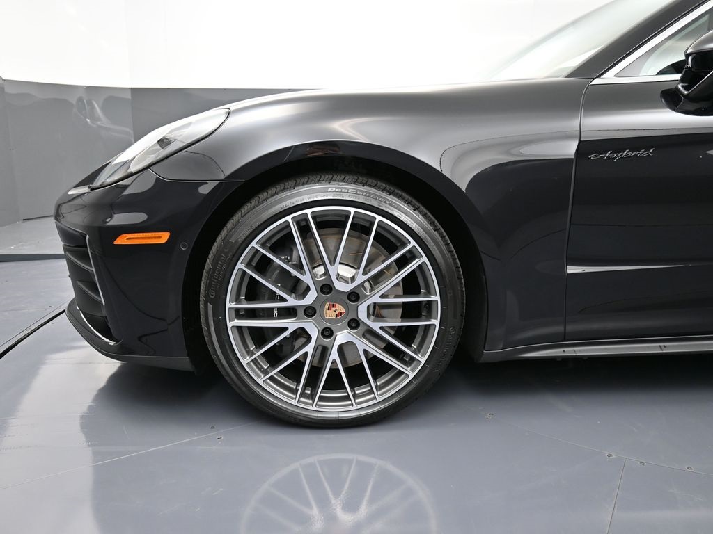2026 Porsche Panamera E-Hybrid 4 photo 4