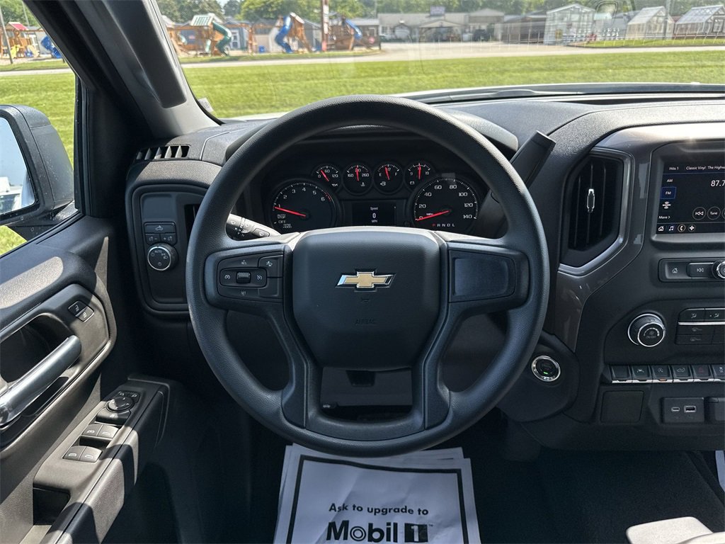 2025 Chevrolet Silverado 1500 Custom photo 14