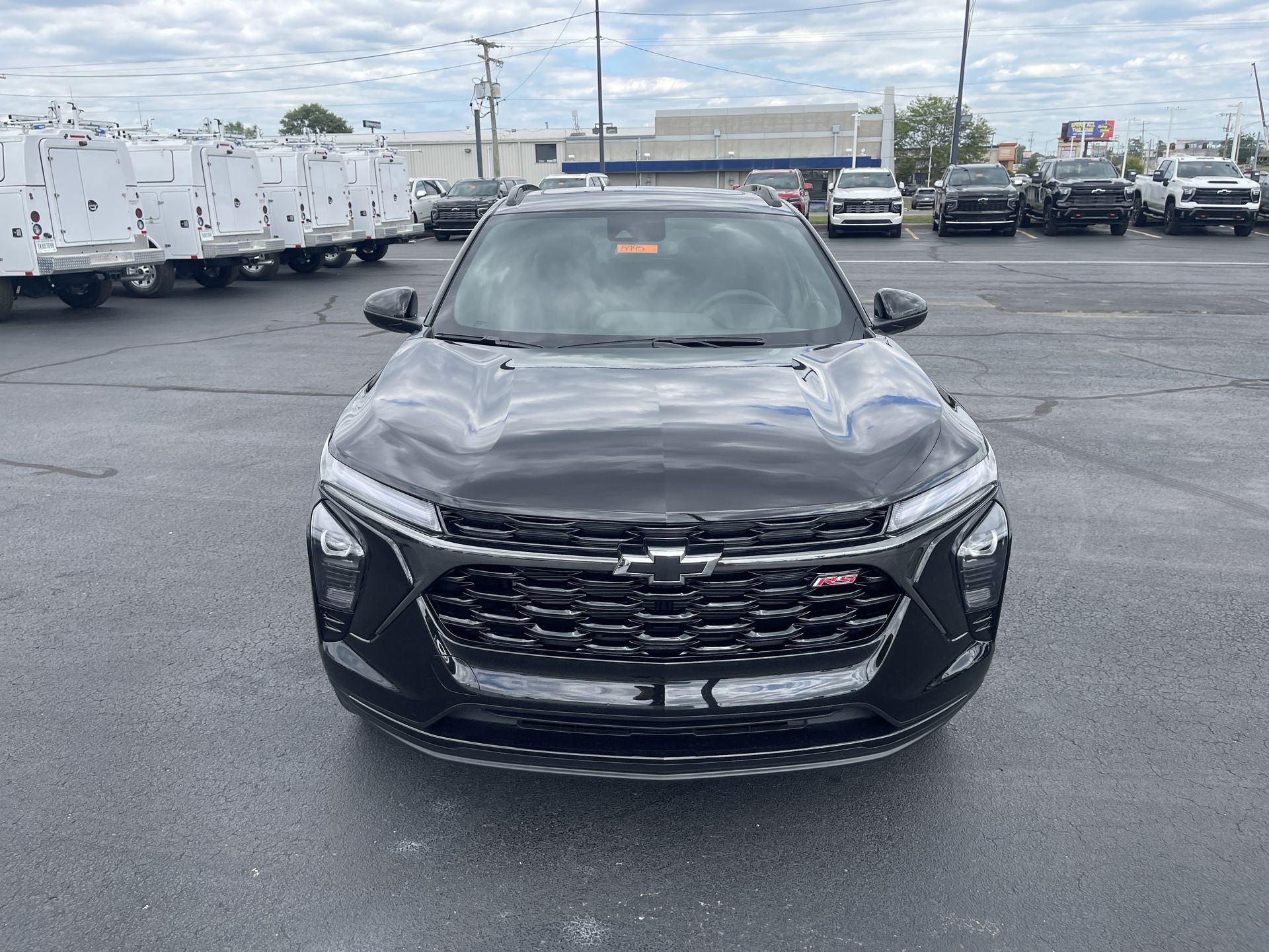 2025 Chevrolet Trax photo 2