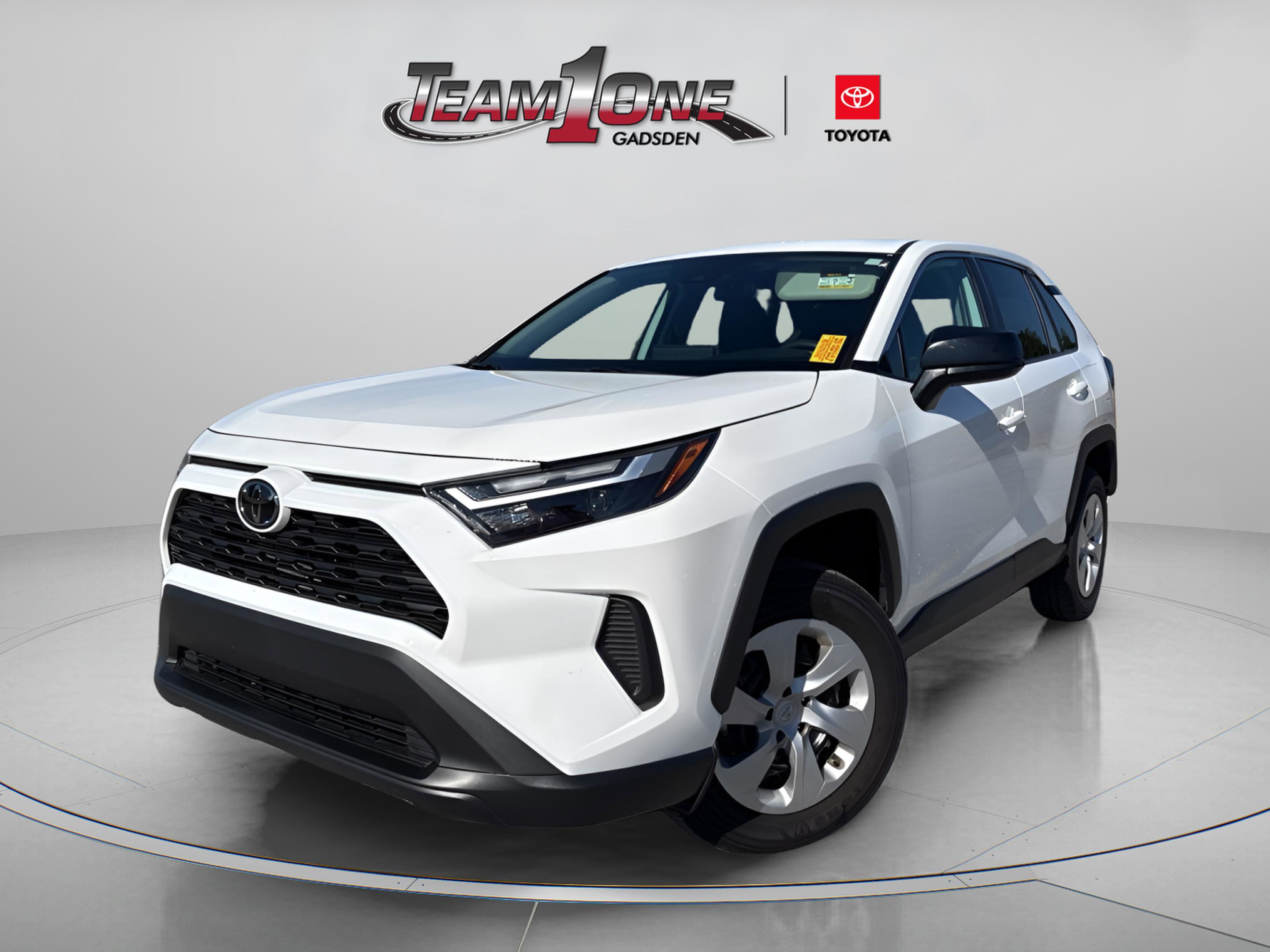 2025 Toyota RAV4 LE photo 4