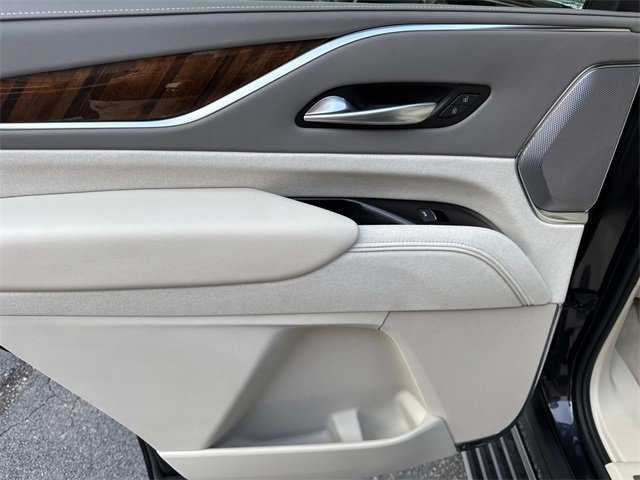 2024 Cadillac Escalade Premium Luxury Platinum photo 9