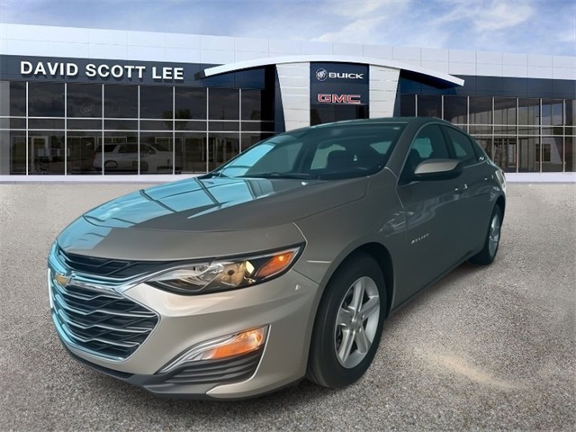 2025 Chevrolet Malibu photo 3