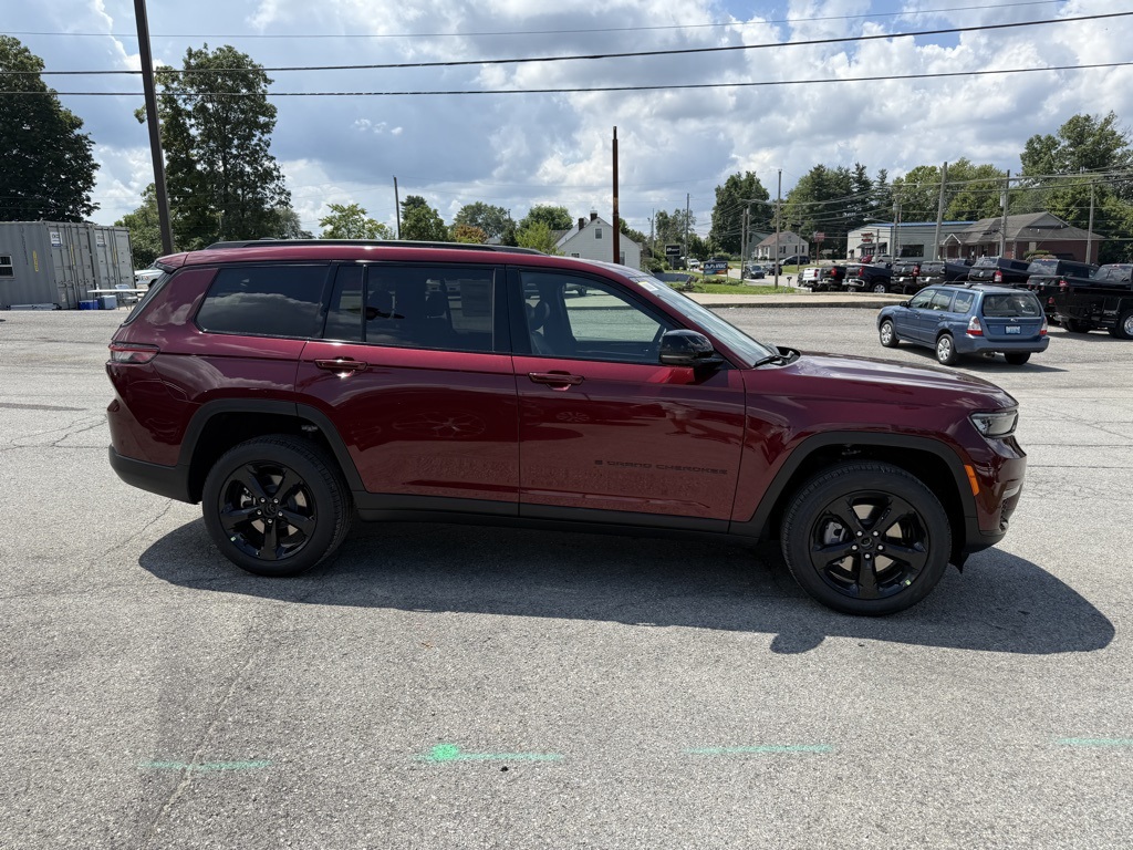 2025 Jeep Grand Cherokee Limited photo 5