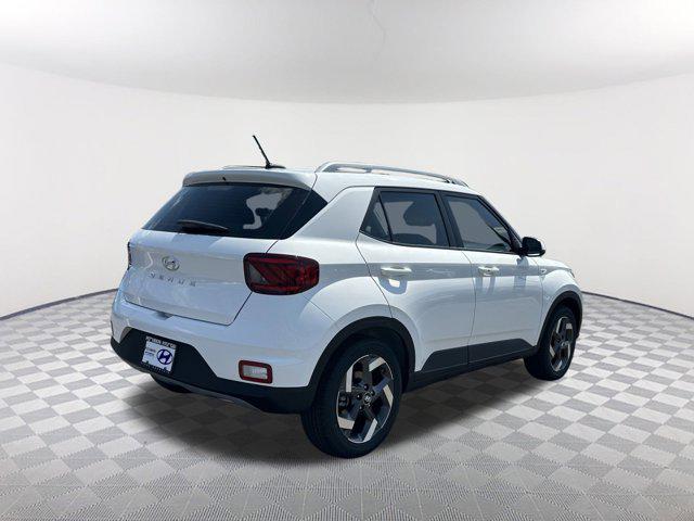 2025 Hyundai Venue SEL photo 4