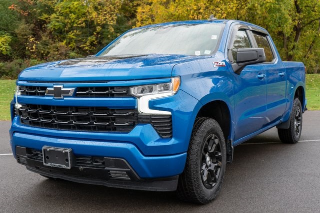 2022 Chevrolet Silverado 1500 RST photo 2