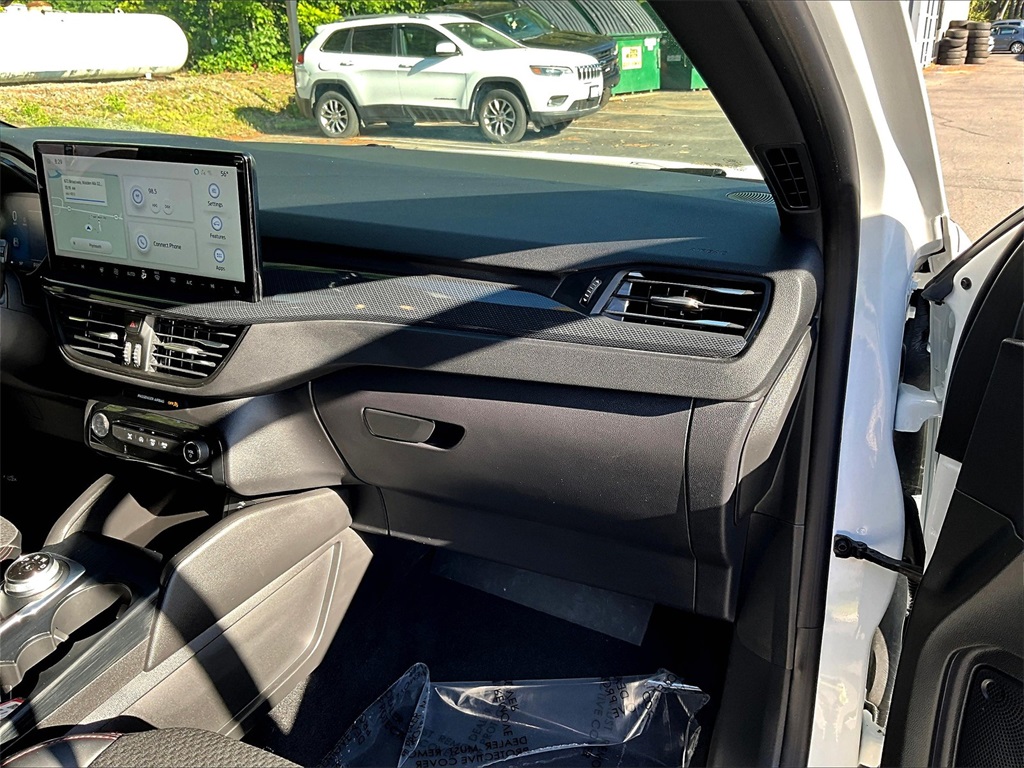 2024 Ford Escape ST-Line Select photo 13