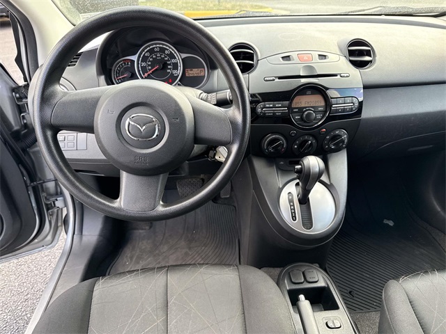 2012 Mazda Mazda2 Sport photo 16