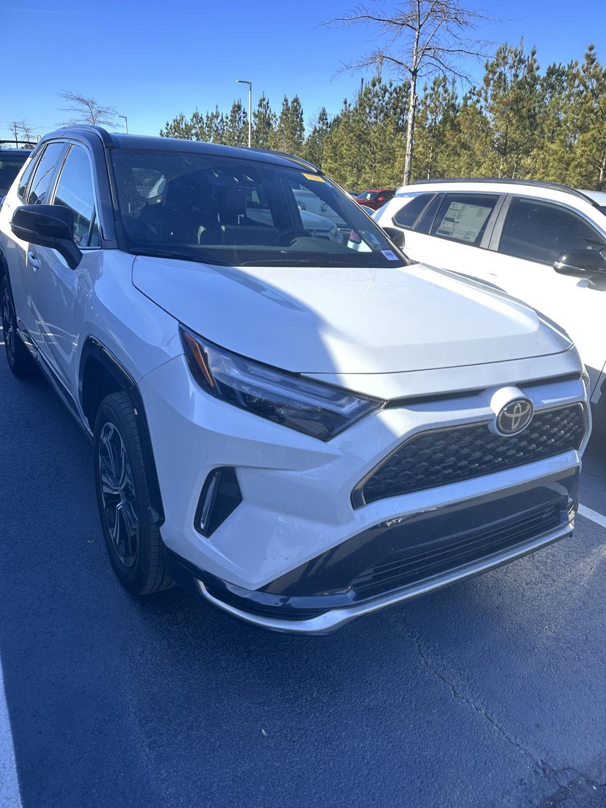 2025 Toyota RAV4 Hybrid XSE photo 3