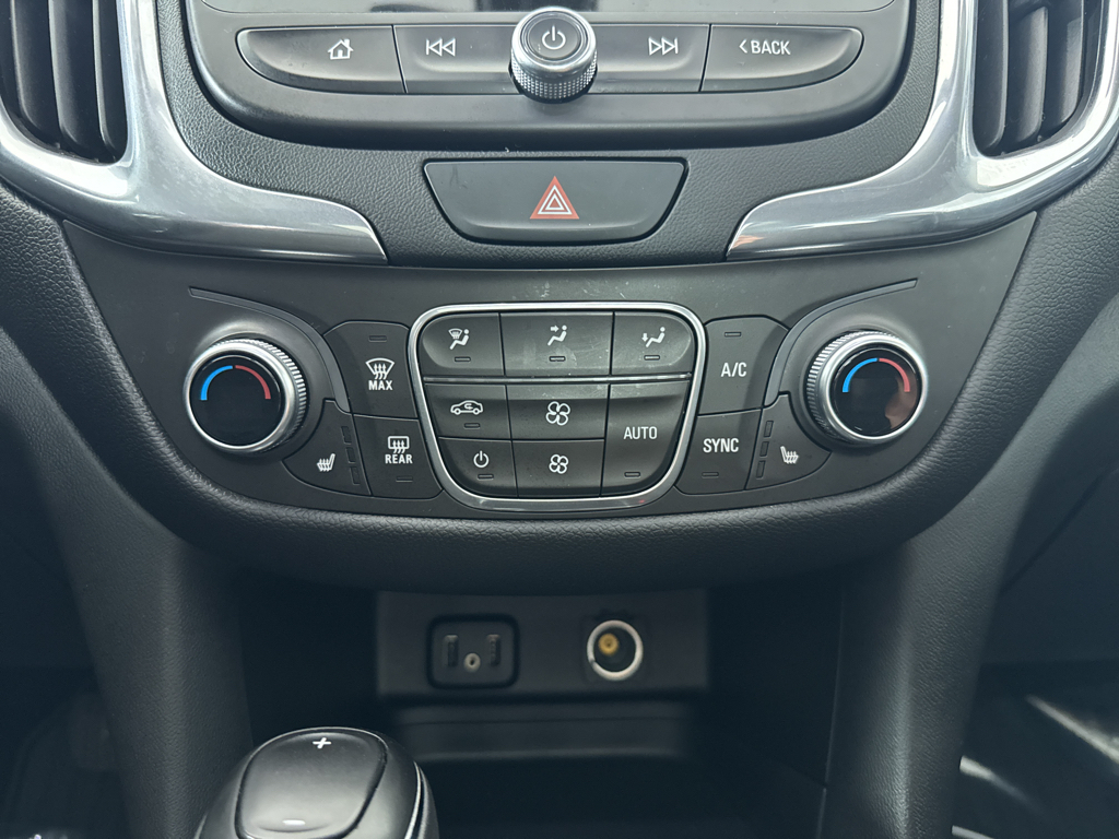 2018 Chevrolet Equinox LT photo 6