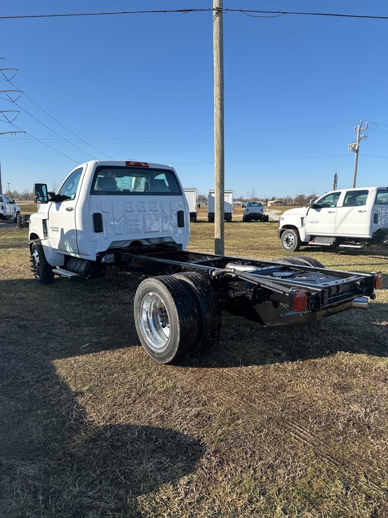 2024 Chevrolet Silverado 4500HD Work Truck photo 3