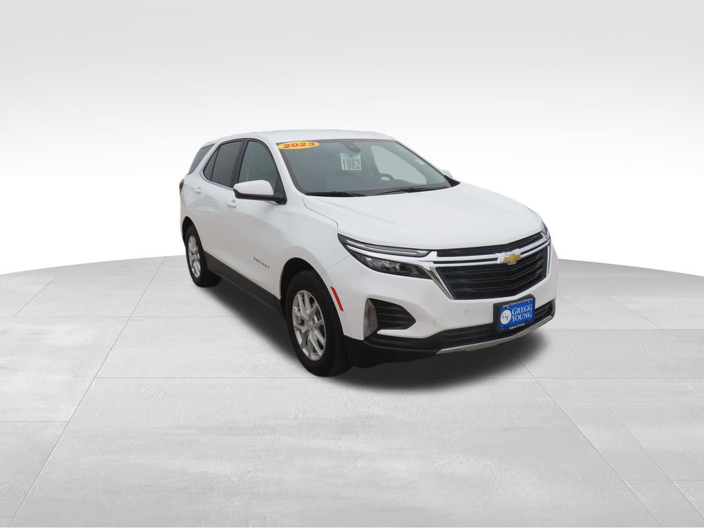 2023 Chevrolet Equinox LT photo 3
