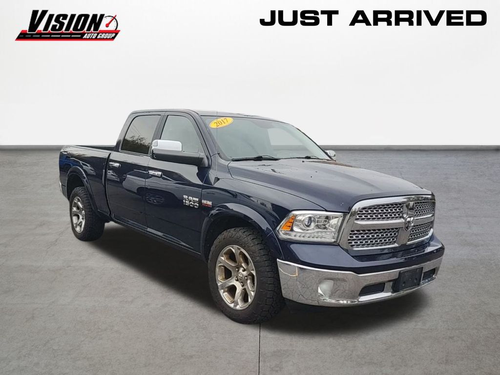 2017 Ram 1500 Laramie photo 3