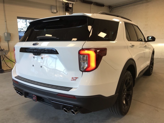 2024 Ford Explorer ST photo 3