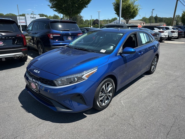 2023 Kia Forte LXS photo 3