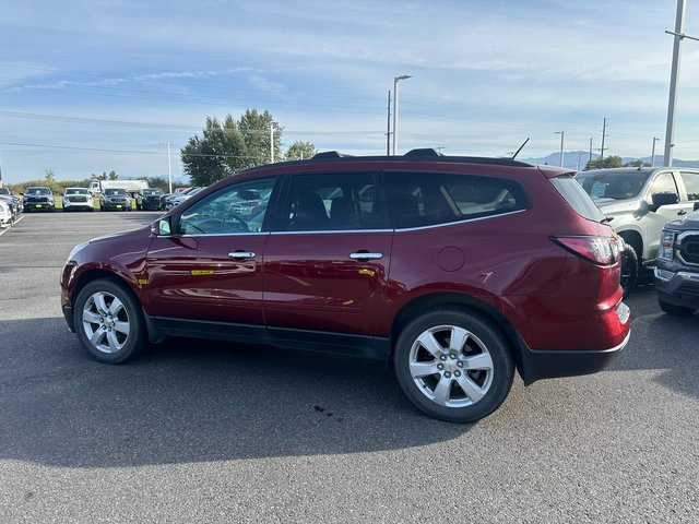 2017 Chevrolet Traverse 1LT photo 2