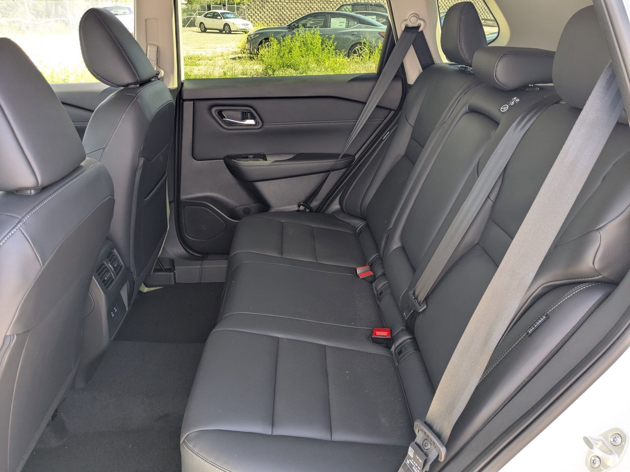 2025 Nissan Rogue SL photo 15