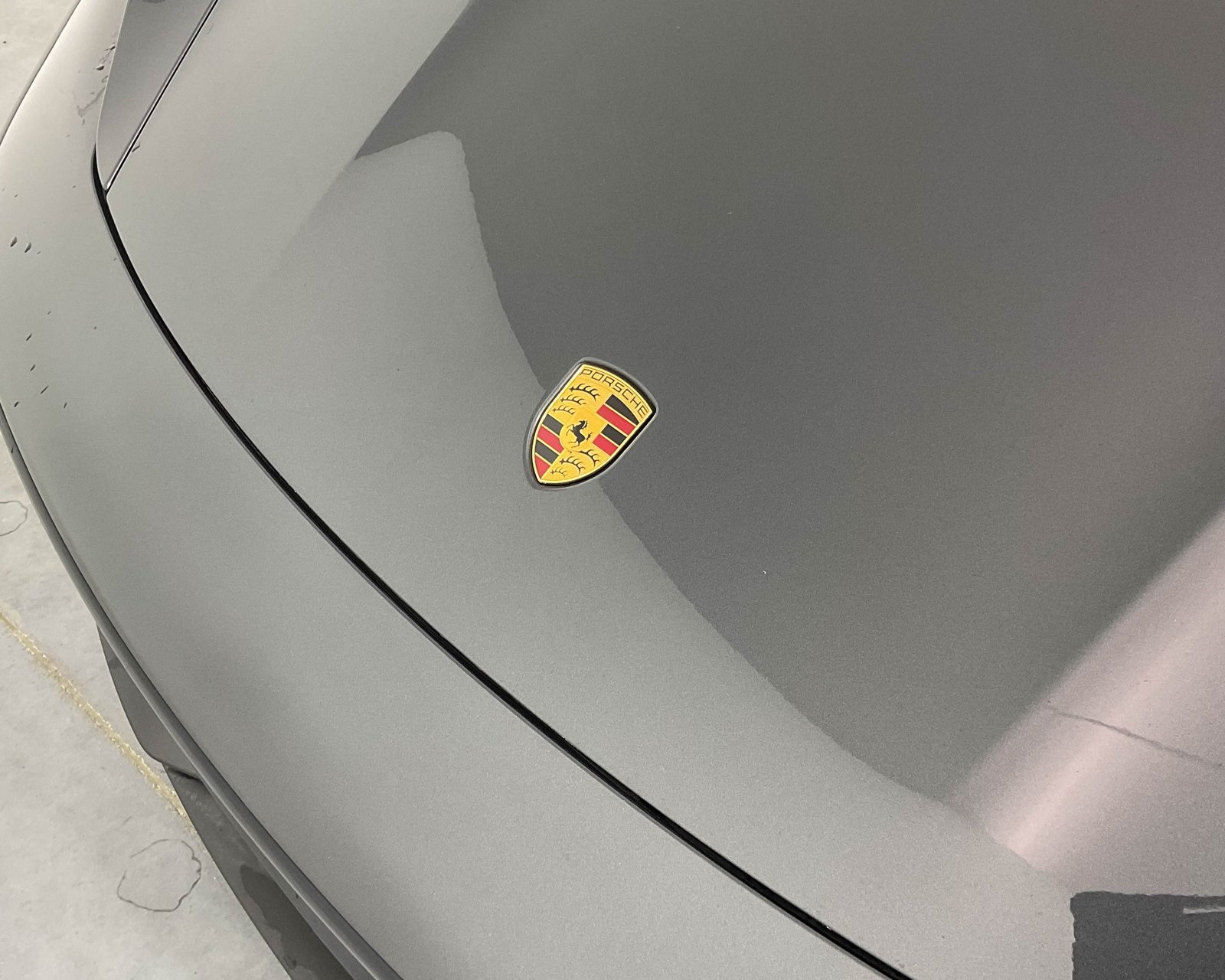 2024 Porsche Taycan photo 12