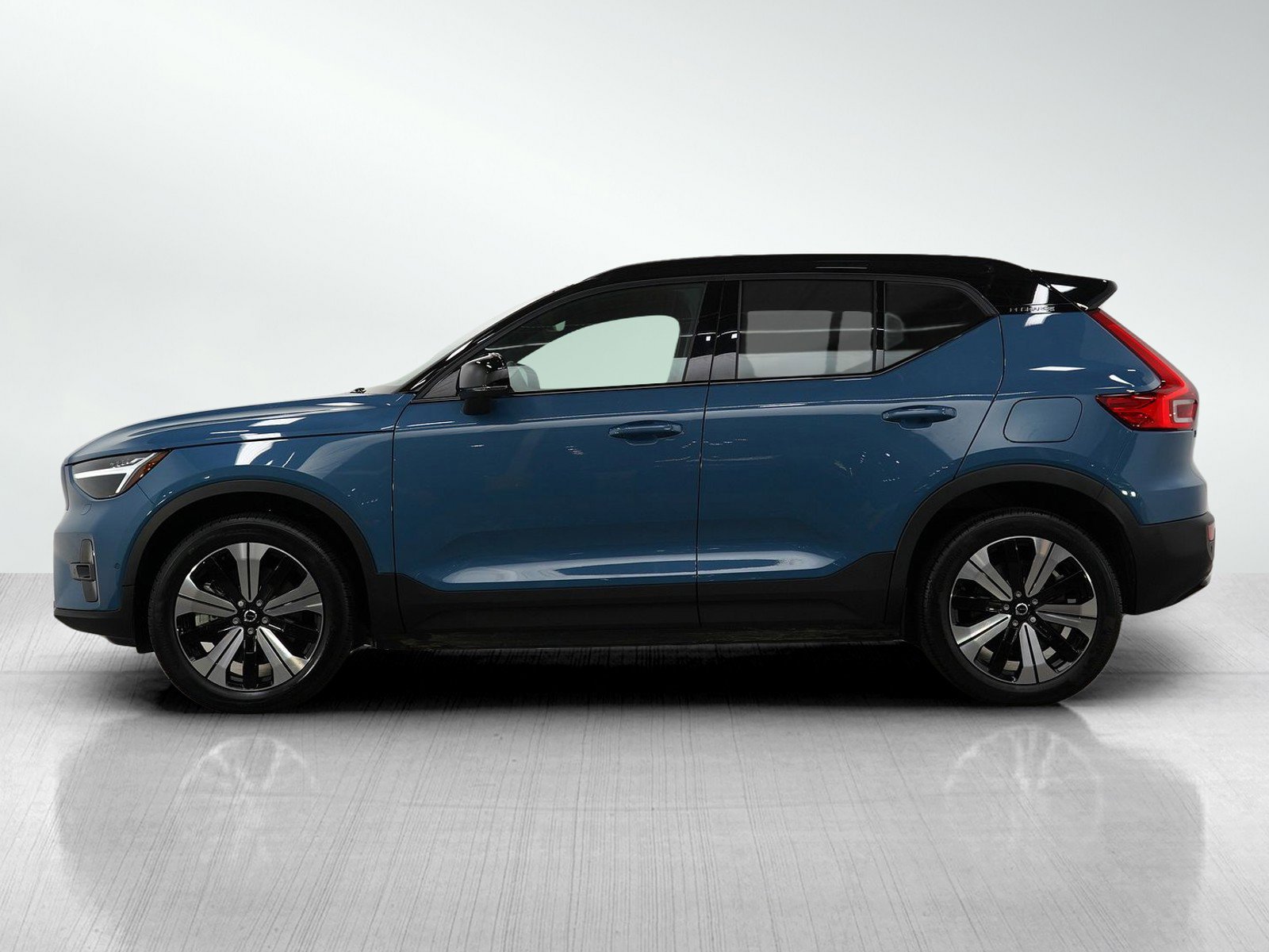 Used 2023 Volvo XC40 Plus with VIN YV4ED3UWXP2029124 for sale in Hopkins, MN