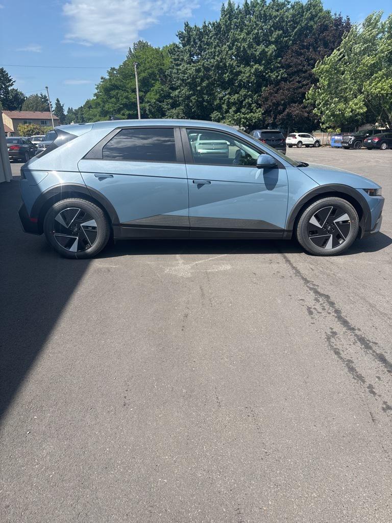2025 Hyundai Ioniq 5 SE photo 2