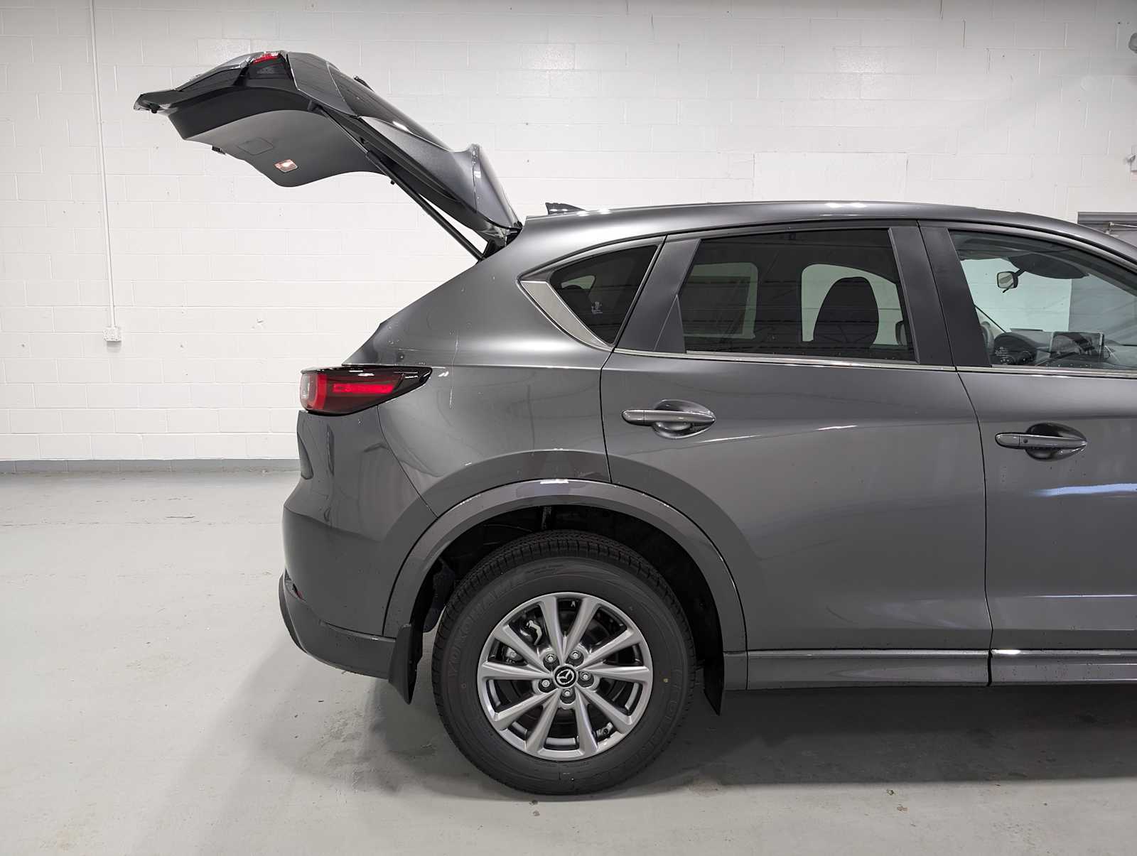 2025 Mazda CX-5 2.5 Select photo 8