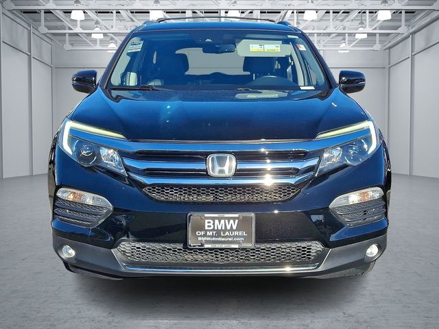 2017 Honda Pilot Elite photo 2