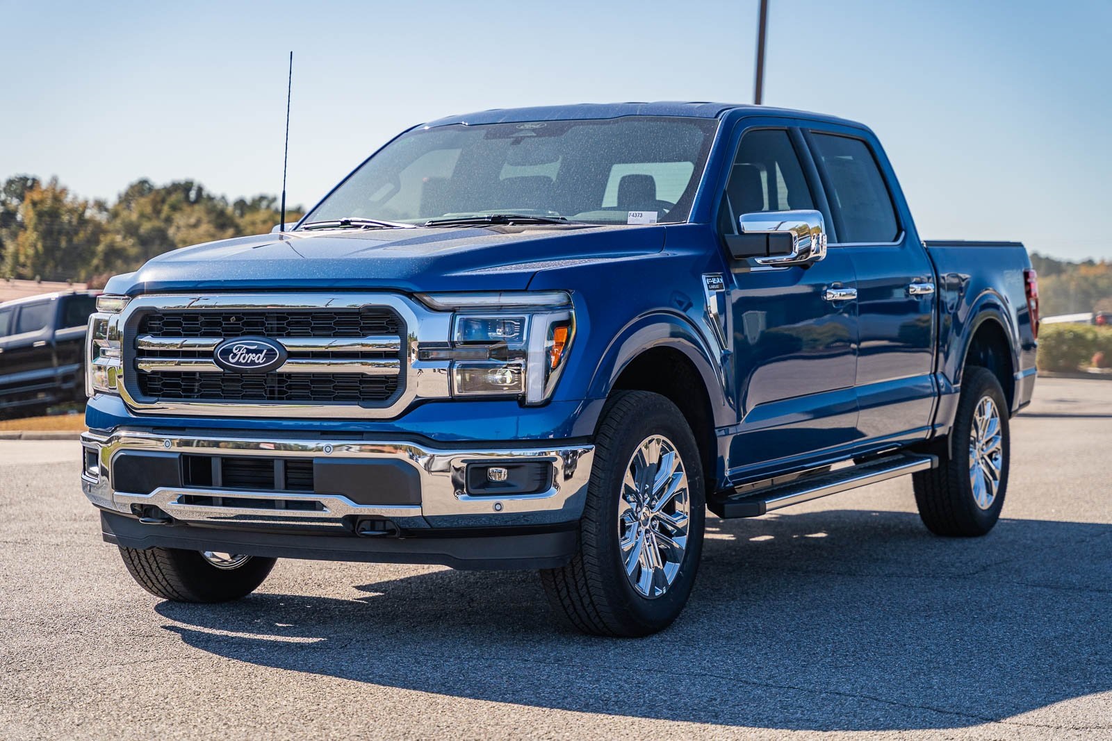 2025 Ford F-150 Lariat photo 2