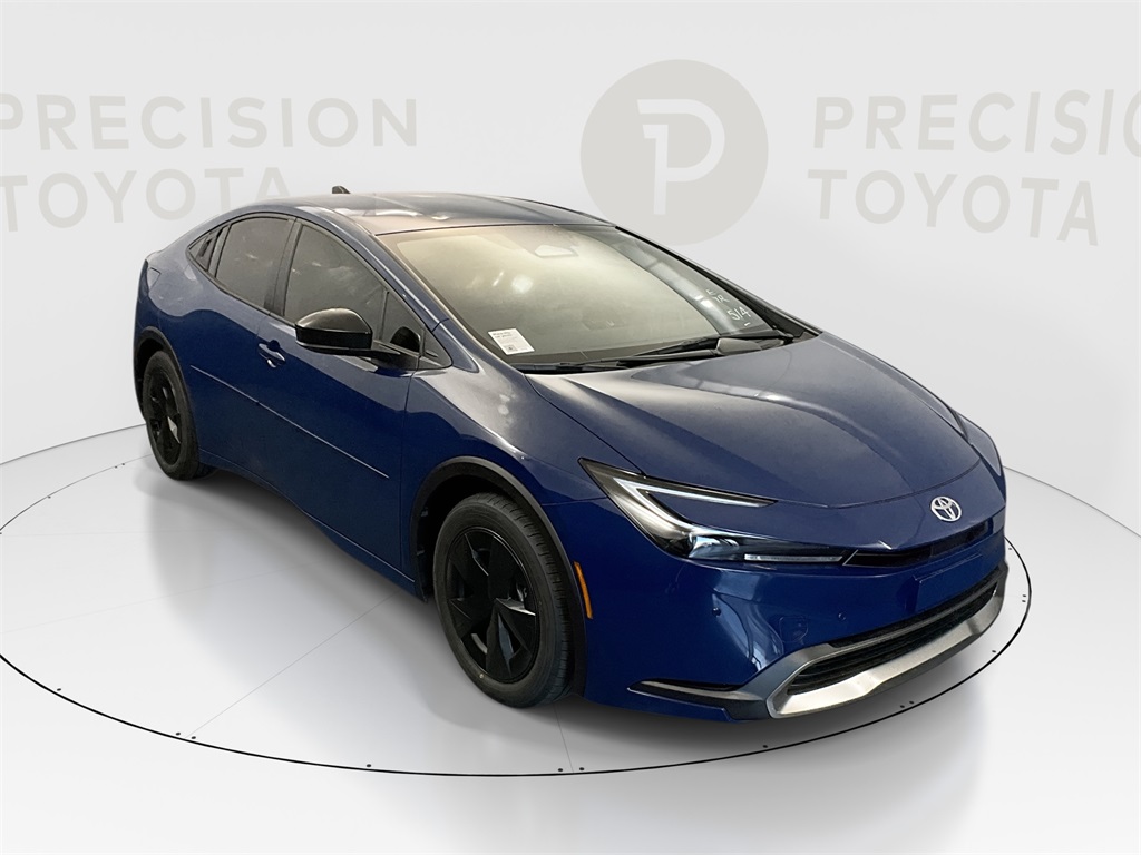 2026 Toyota Prius SE's photo