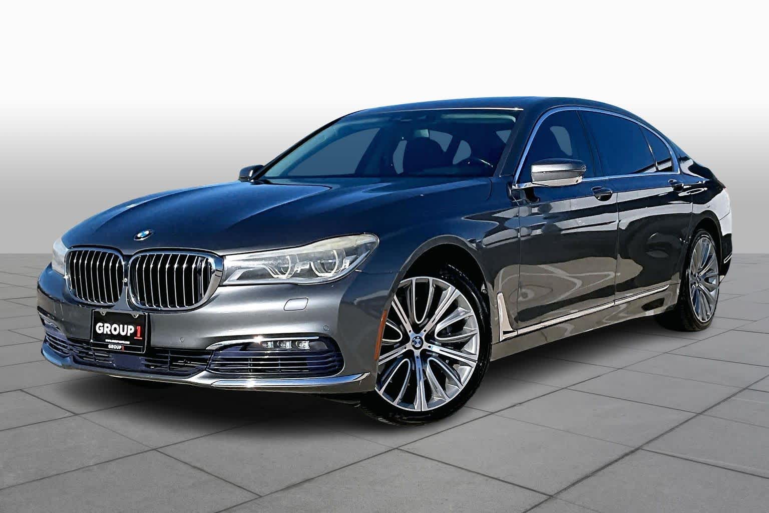 2016 BMW 7 Series 750's photo