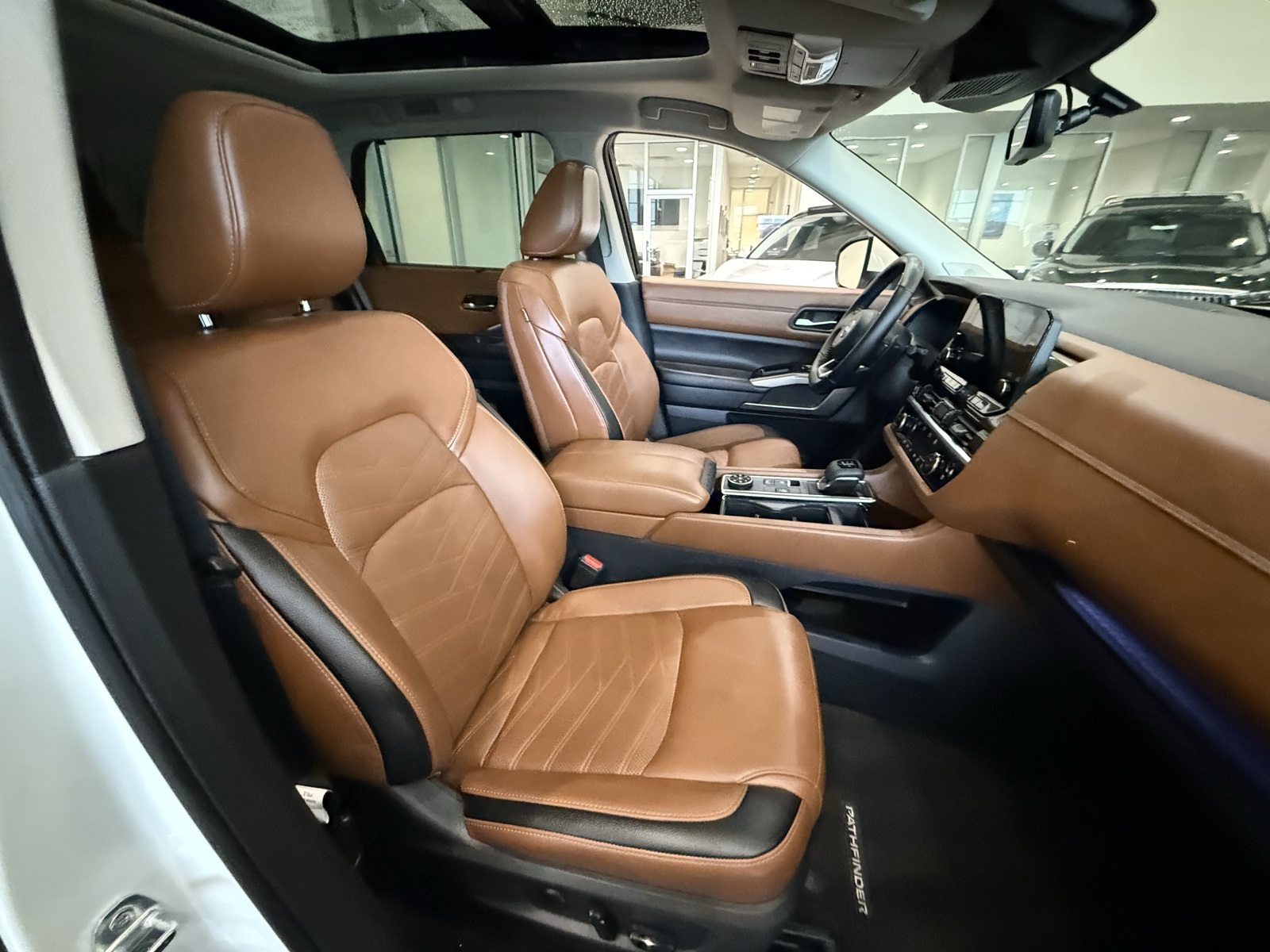 2023 Nissan Pathfinder Platinum photo 31