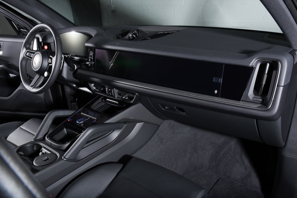 2026 Porsche Cayenne S E-Hybrid photo 17