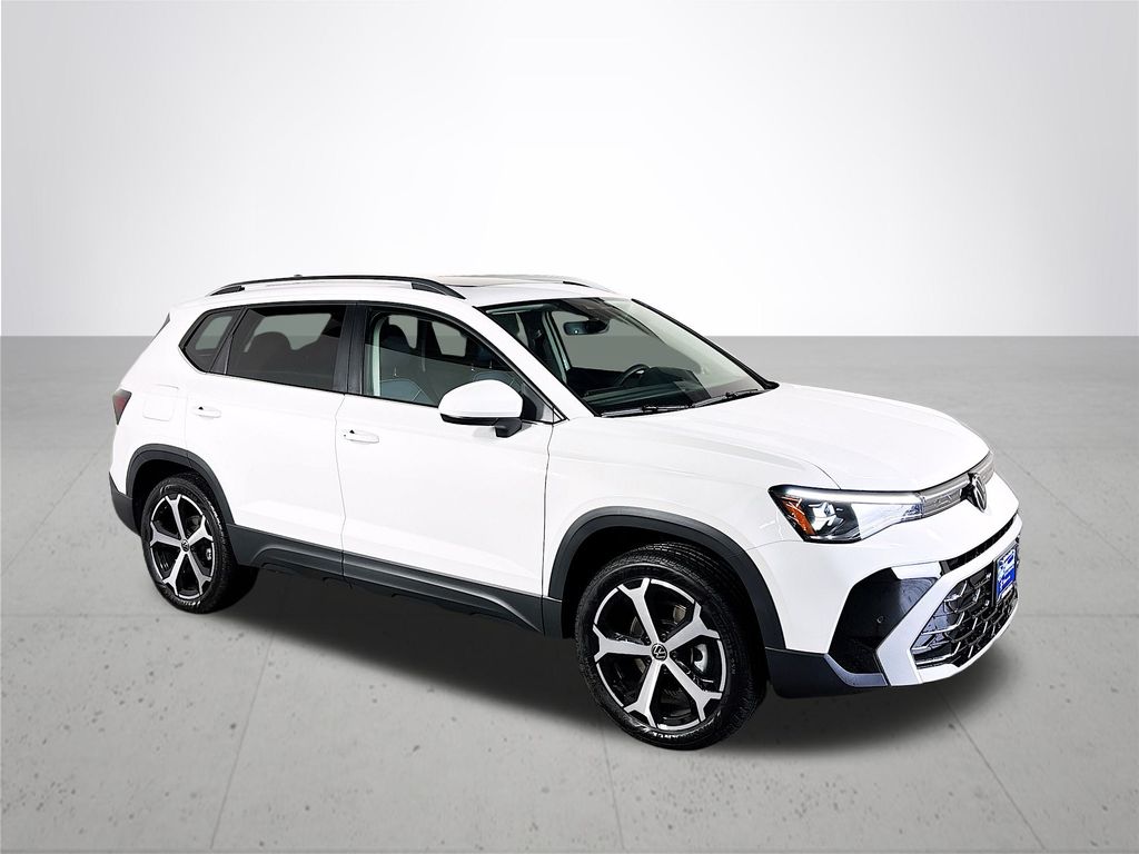 2025 Volkswagen Taos SEL photo 4