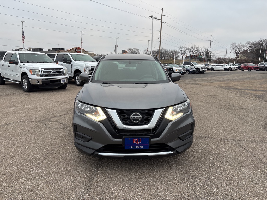 Used 2018 Nissan Rogue S with VIN 5N1AT2MT1JC789086 for sale in Kansas City