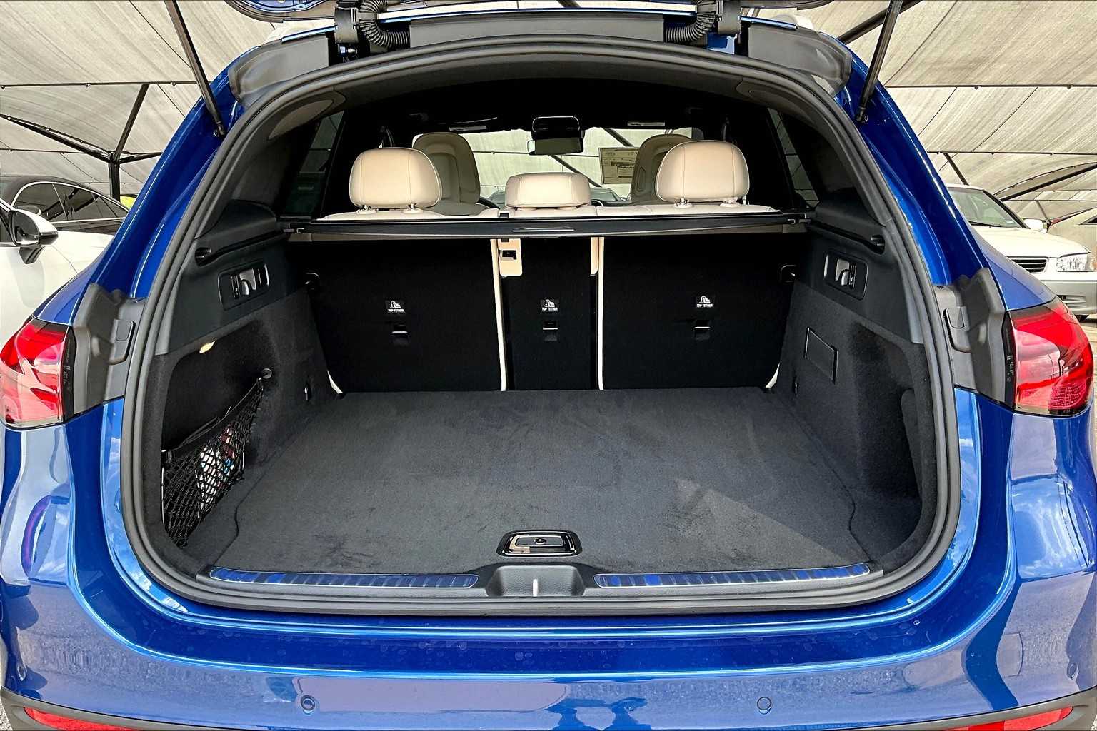 2026 Mercedes Benz GLC 300 photo 14
